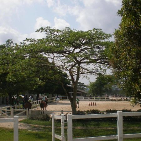 Riders Resort Kulai Exterior foto